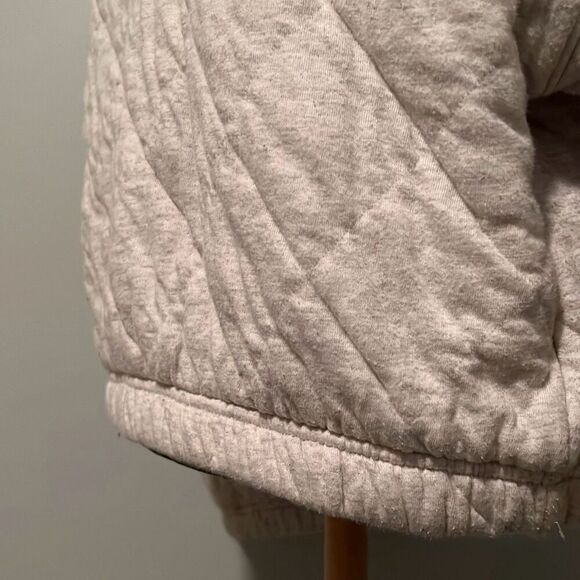Old Navy Women's Light Cream/Gray Quilted Half Zip Pullover Sweater - Picture 4 of 8